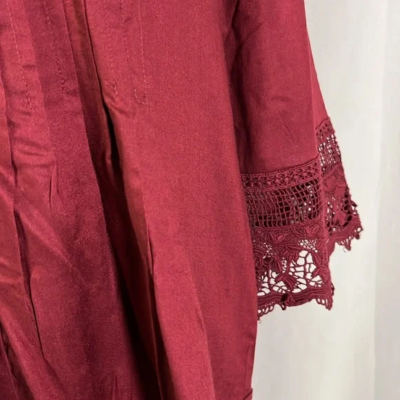 🛍 6 for $35 • NWOT Blair Burgundy Lace Accent Pleated Button Front Tunic Blouse - Picture 9 of 16